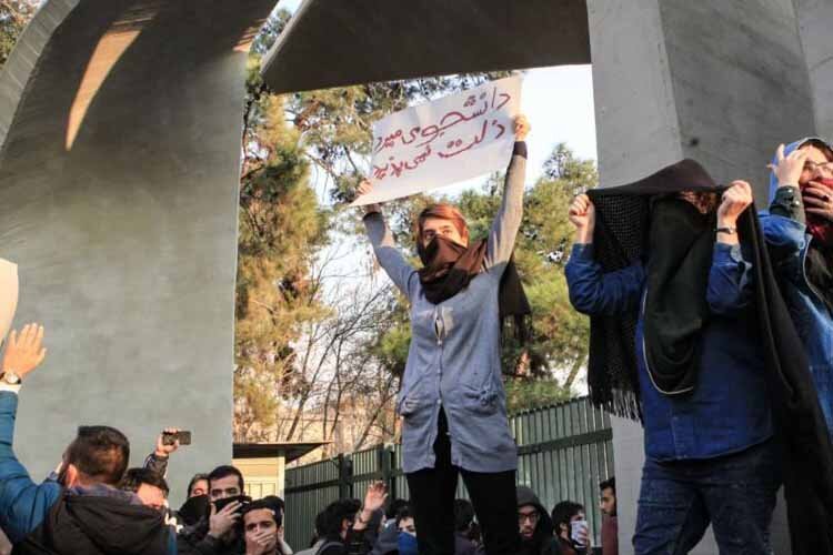 دو دانشجو از بازداشت شدگان