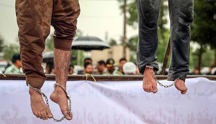 اعدام دو زندانی در ملاعام در مشهد