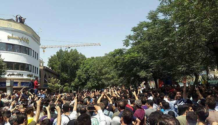 سرکوب تظاهرات سراسری بازاریان تهران