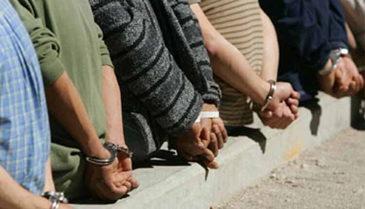 بازداشت مردم و جوانان بیکار در استان فارس