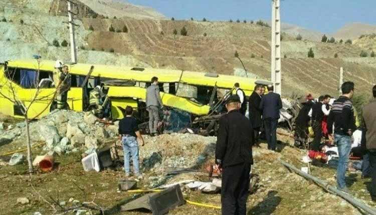 واژگونی اتوبوس حامل دانشجویان دانشگاه علوم و تحقیقات تهران