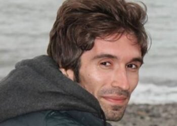 زندانی سیاسی آرش صادقی - عامل شیوع کرونا در ایران سکوت مقامات بود