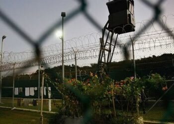 کارشکنی‌های دادستانی در اعطای مرخصی به زندانیان سیاسی در حین شیوع گسترده کرونا