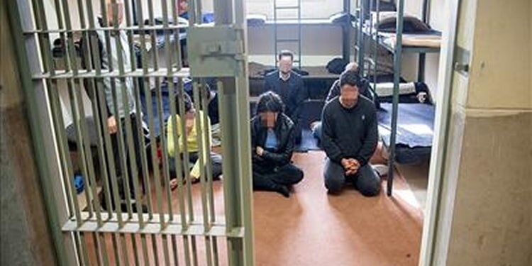 اقدام به خودکشی