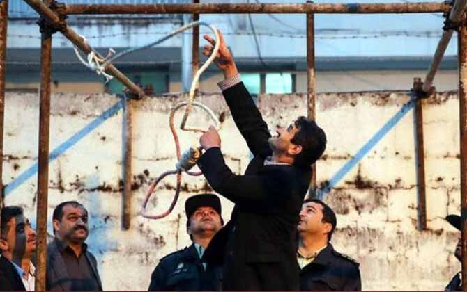 اعدام در مشهد - پنج اعدام از جمله اعدام یک زن در زندان وکیل آباد مشهد