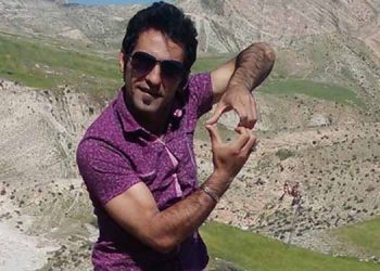 هادی رستمی زندانی محکوم به قطع انگشتان دست به ۴ سال حبس و ۸۰ ضربه شلاق محکوم شد