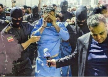 گرداندن و تحقیر تعدادی از زندانیان در خیابان‌های تهران